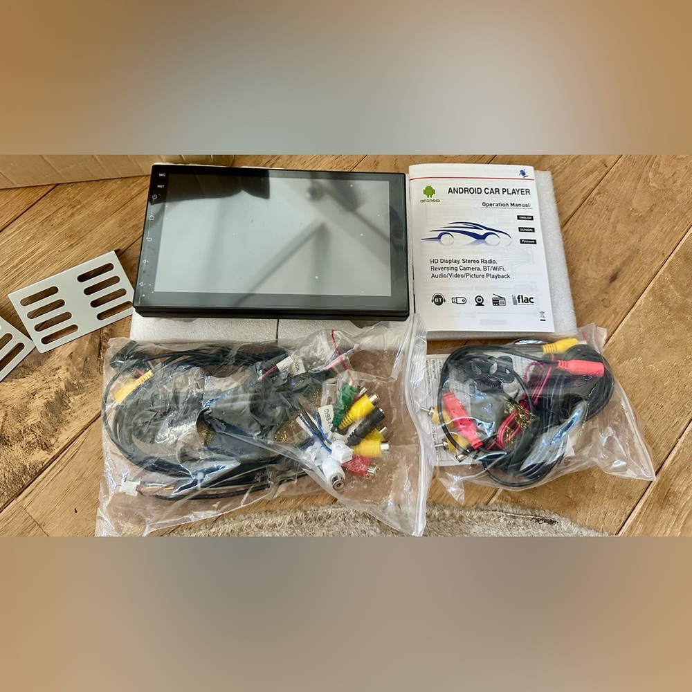 Android Car Radio with Wireless Carplay Android Auto, 7 Inch Touchscreen